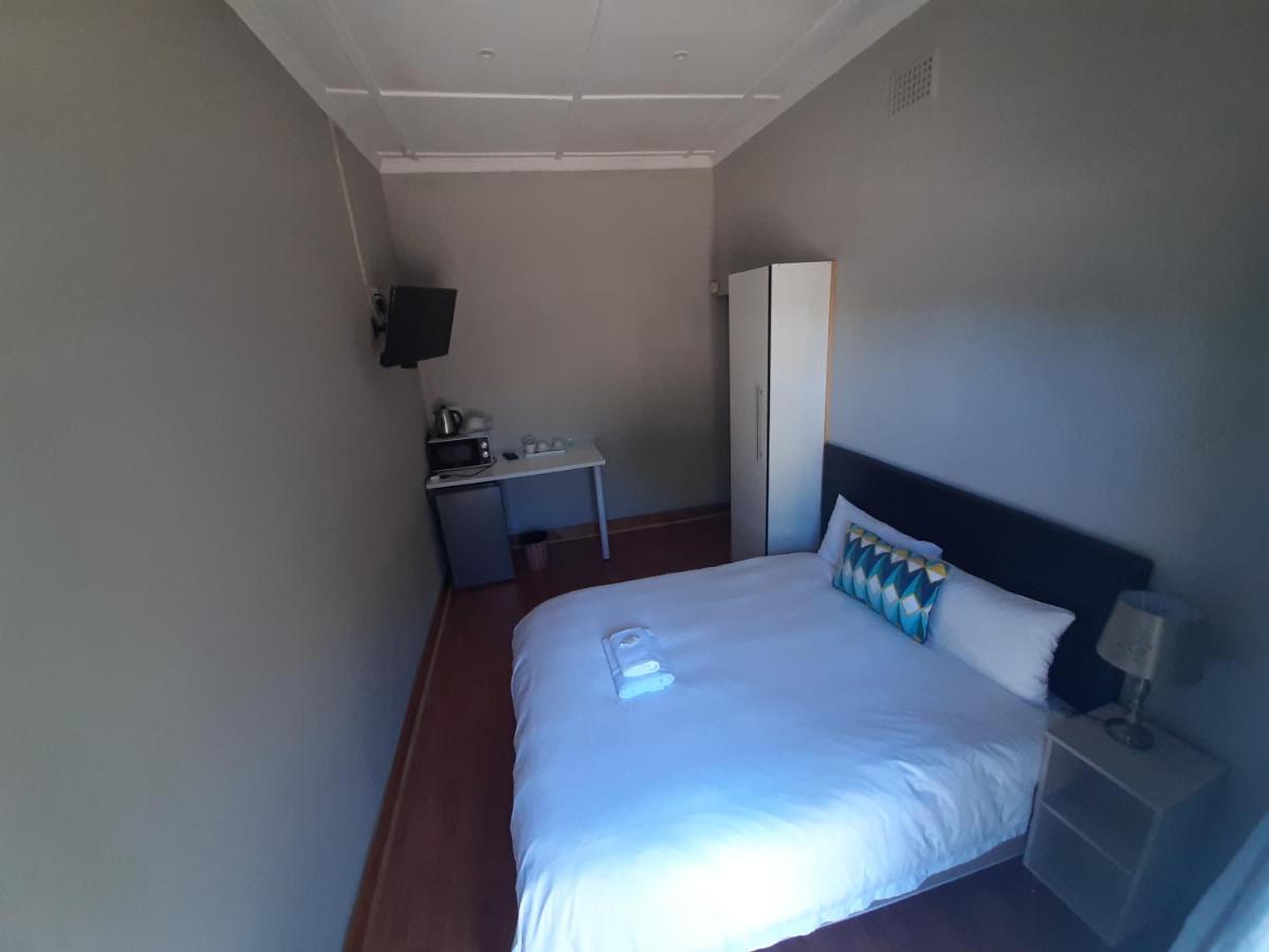 Lux Rooms On 37 Bloemfontein Exteriör bild