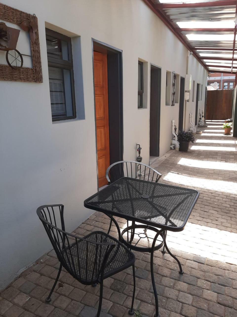 Lux Rooms On 37 Bloemfontein Exteriör bild