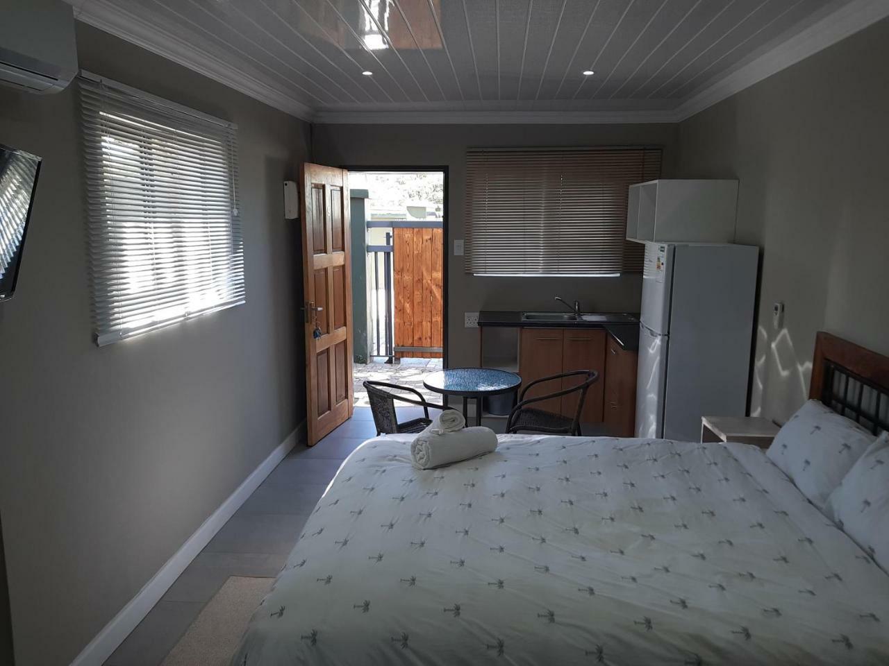 Lux Rooms On 37 Bloemfontein Exteriör bild