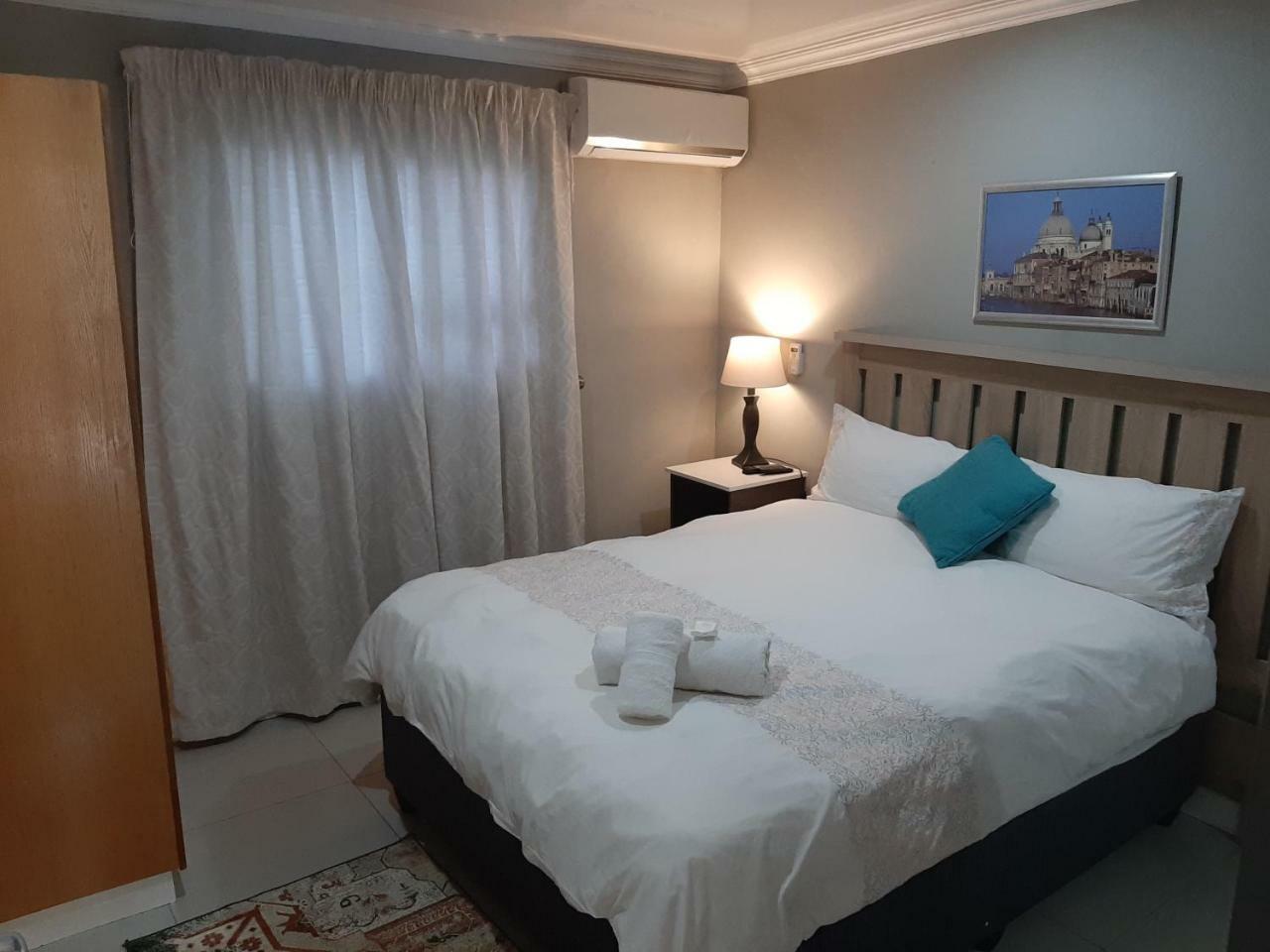 Lux Rooms On 37 Bloemfontein Exteriör bild